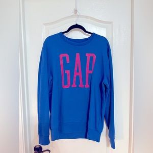 Large Gap crew neck sweatshirt